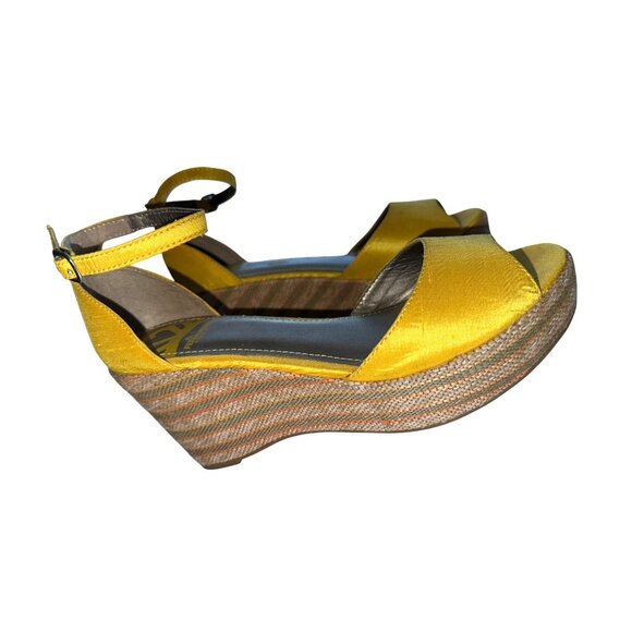 FERGALICIOUS Yellow Sandals Flutter Peep-Toe Espadrille Wedge Ankle Strap 7.5 - Picture 3 of 13